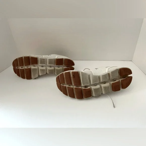 Women’s On Cloud Sneakers in White Sand Sz 8.5 - Picture 6 of 9